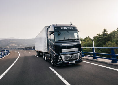 Volvo_Trucks_FH16_Aero_road